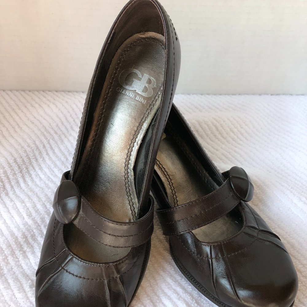 Gianni Bini brown kelly heels slip on women's size 6.5